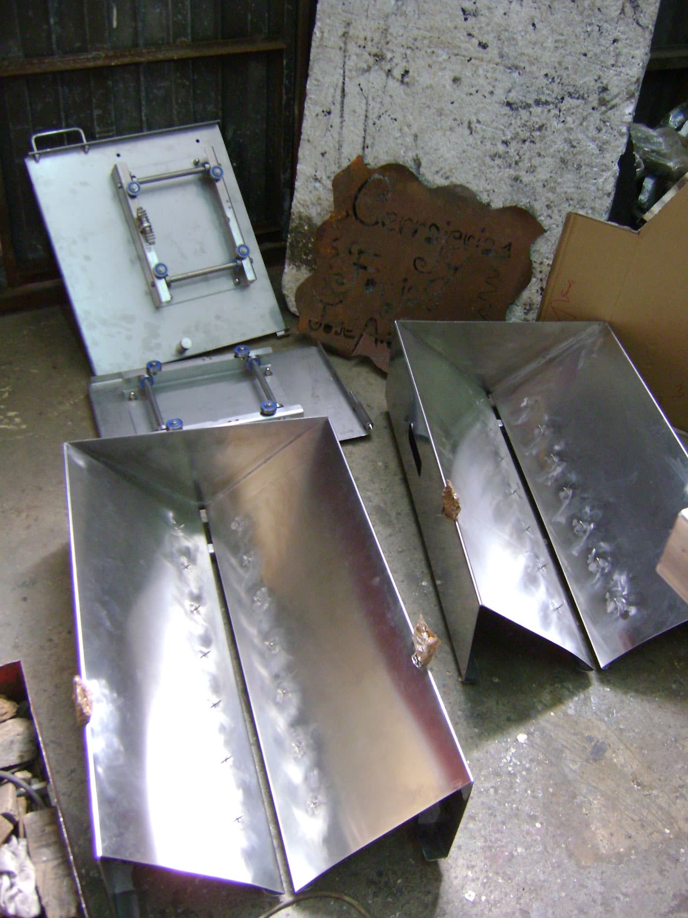 Piezas en chapa de inox AISI 316 para el corte y despiece de carne de ovino
